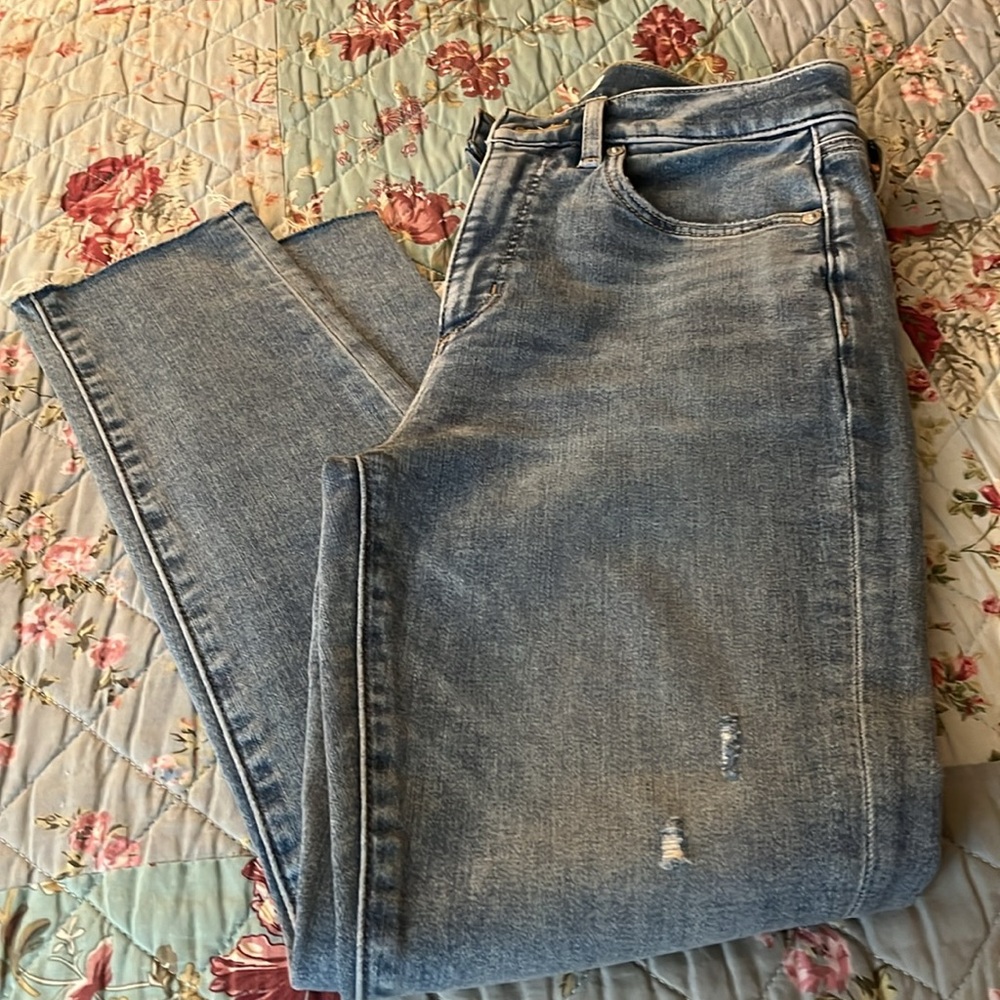 LOFT DISTRESSED NEW JEANS - Picture 3 of 7